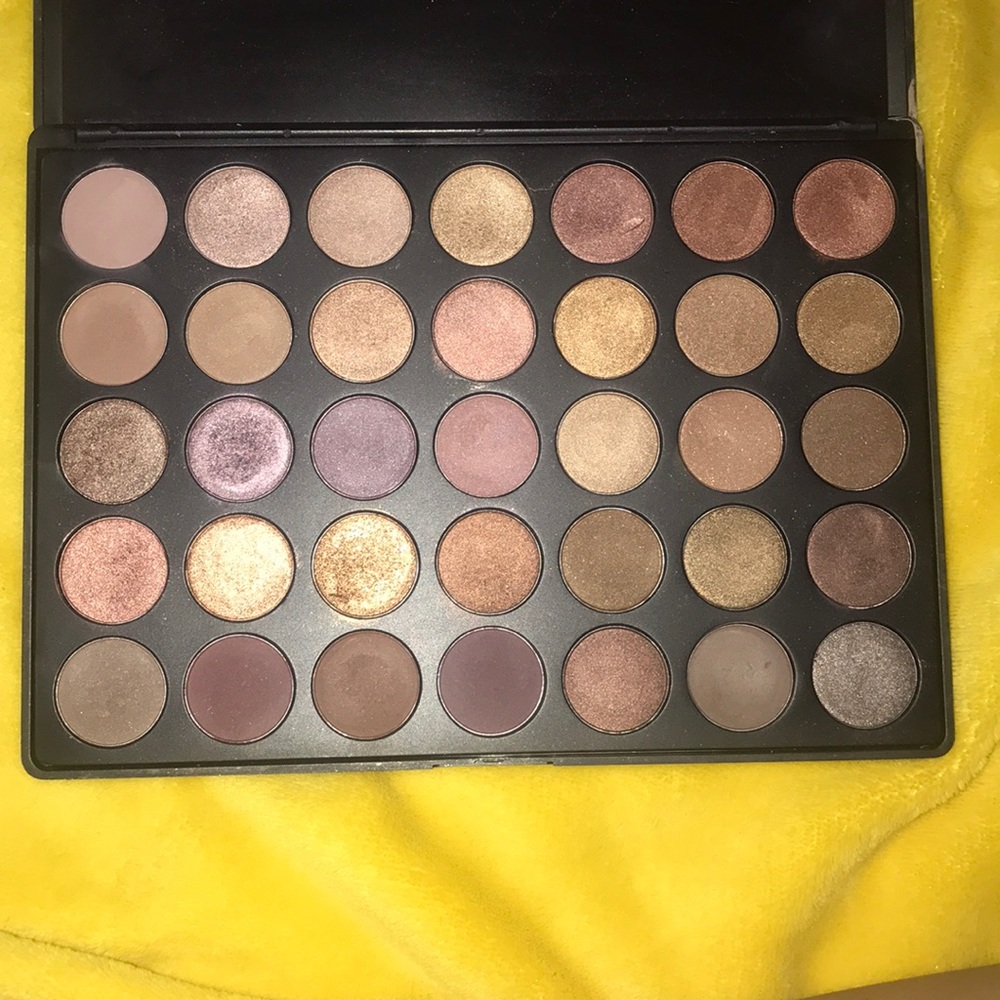 Makeup pallet